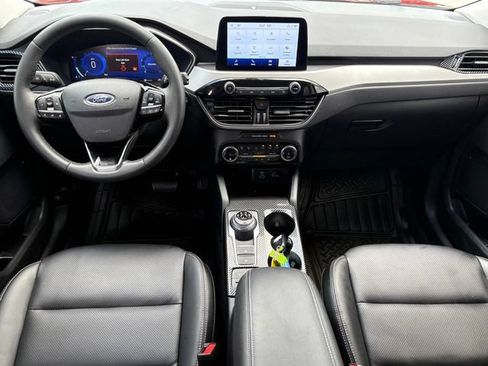 Used 2022 Ford Escape SEL w/ Technology Package FWD image 4