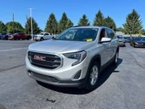 Used 2020 GMC Terrain SLE w/ Driver Convenience Package FWD image 2