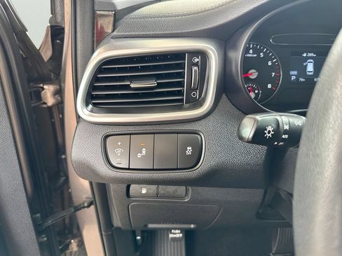 Used 2019 Kia Sorento AWD V6 image 14