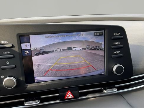 Used 2025 Hyundai Elantra Sport image 14