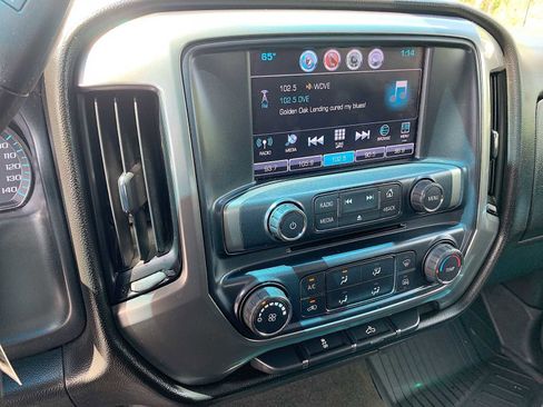 Used 2018 Chevrolet Silverado 1500 LT w/ Trailering Package AWD/4WD image 13