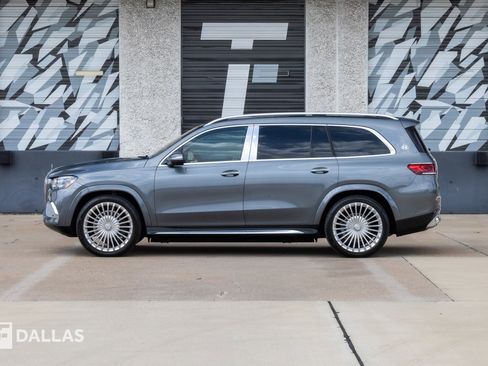 Used 2023 Mercedes-Benz Maybach GLS 600 4MATIC image 7
