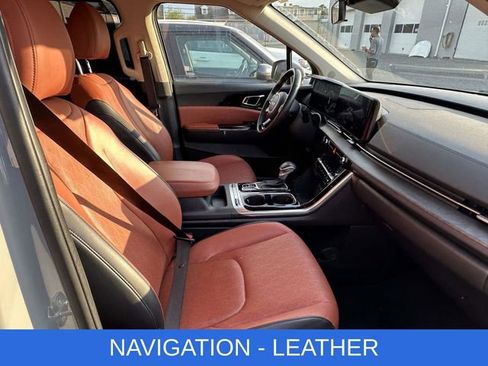 Used 2024 Kia Carnival SX FWD image 2