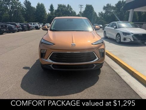 Used 2024 Buick Encore GX Preferred w/ Comfort Package AWD/4WD image 3