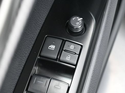 Used 2026 Toyota Camry SE AWD/4WD image 12