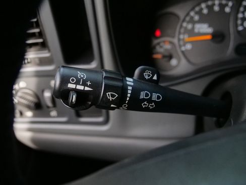 Used 2004 Chevrolet Silverado 2500 LS RWD image 12