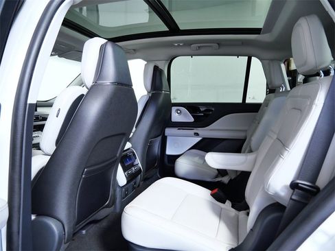 New 2025 Lincoln Aviator Reserve w/ Equipment Group 201A image 14