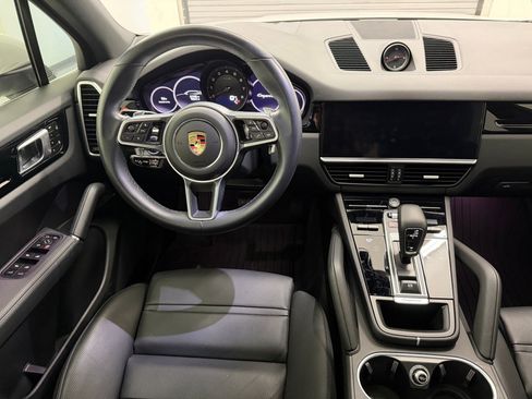 Certified 2023 Porsche Cayenne AWD/4WD image 29