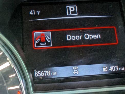 Used 2020 Nissan Pathfinder S image 25