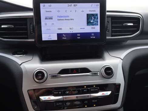 Used 2023 Ford Explorer XLT w/ Equipment Group 202A image 21