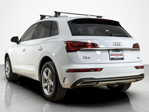 Used 2023 Audi Q5 2.0T Premium w/ Convenience Package AWD/4WD image 3