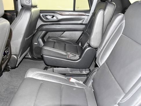 Used 2021 Chevrolet Tahoe Z71 w/ Z71 Off-Road Package AWD/4WD image 52
