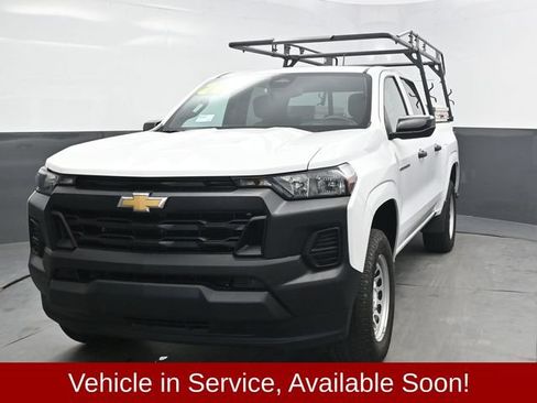 Used 2024 Chevrolet Colorado W/T w/ Safety Package RWD image 2