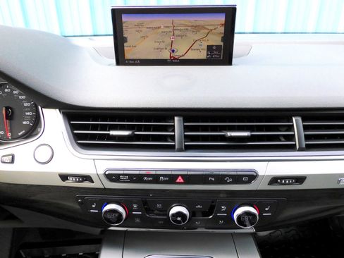 Used 2018 Audi Q7 2.0T Premium Plus w/ Premium Plus Package image 11