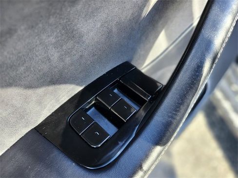 Used 2020 Tesla Model 3 image 17