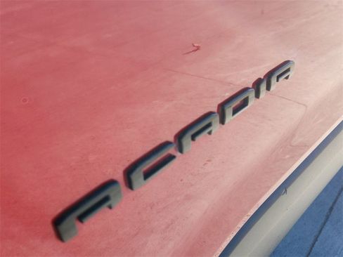 Used 2023 GMC Acadia SLE w/ Driver Convenience Package image 31