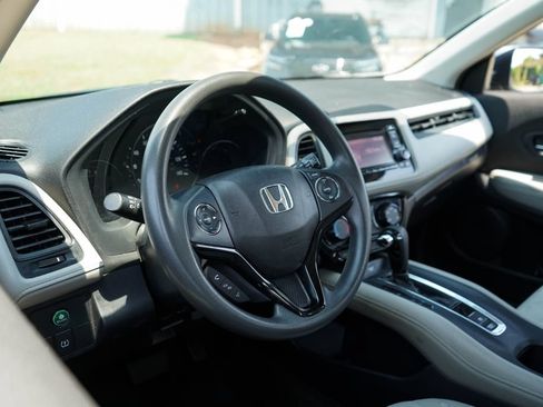 Used 2021 Honda HR-V LX image 6