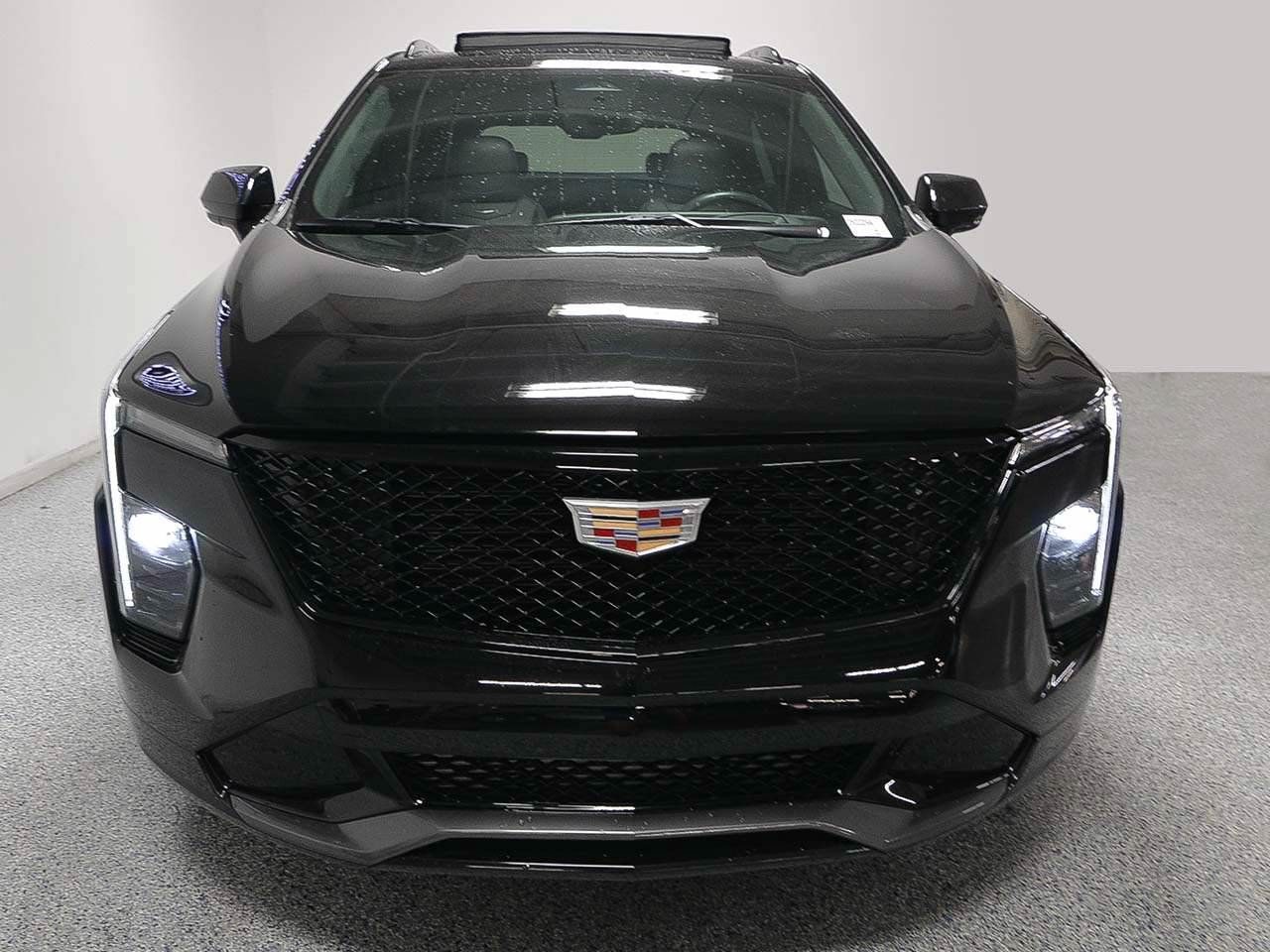 Used 2024 Cadillac XT4 Sport AWD/4WD image 2