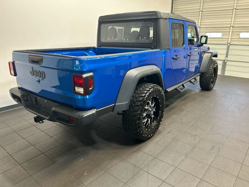 Used 2020 Jeep Gladiator Sport AWD/4WD image 3