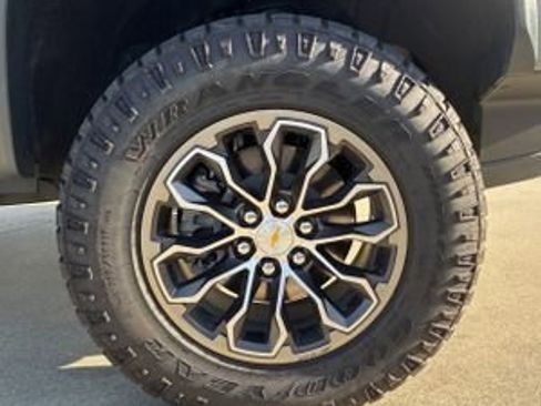 Used 2022 Chevrolet Colorado ZR2 image 20