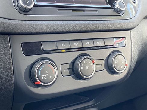 Used 2015 Volkswagen Tiguan S FWD image 10