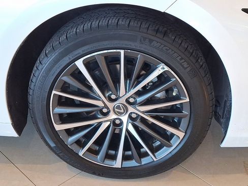 Used 2023 Lexus ES 350 w/ Premium Package image 9