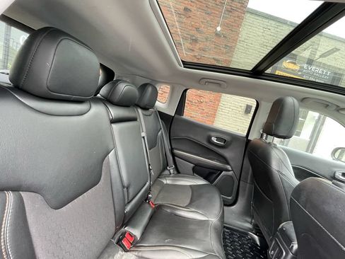 Used 2020 Jeep Compass Latitude AWD/4WD image 21