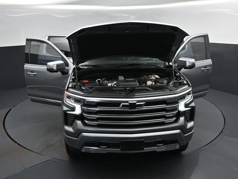 Used 2025 Chevrolet Silverado 1500 High Country w/ Technology Package AWD/4WD image 53