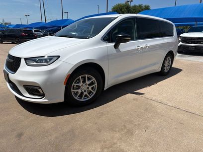 Used 2024 Chrysler Pacifica Touring-L