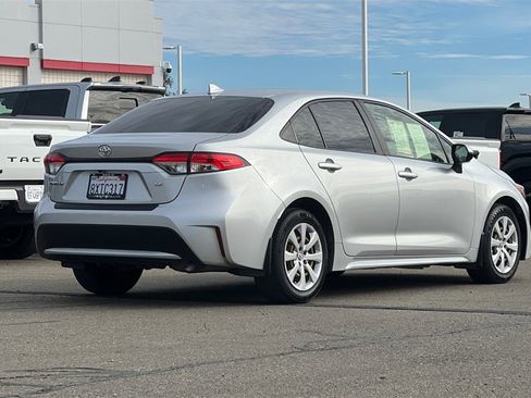 Certified 2022 Toyota Corolla LE w/ Carpet Mat Package (TMS) image 5