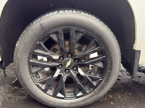 Used 2020 Chevrolet Silverado 1500 Custom w/ Custom Value Package image 8