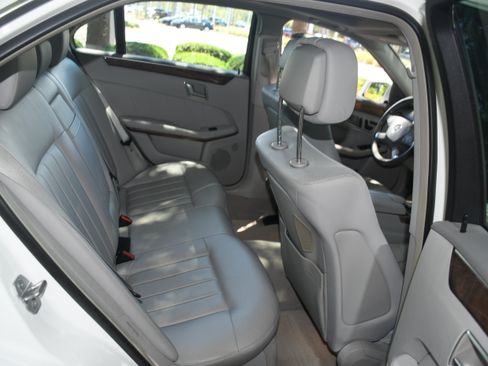 Used 2013 Mercedes-Benz E 350 4MATIC Sedan image 20