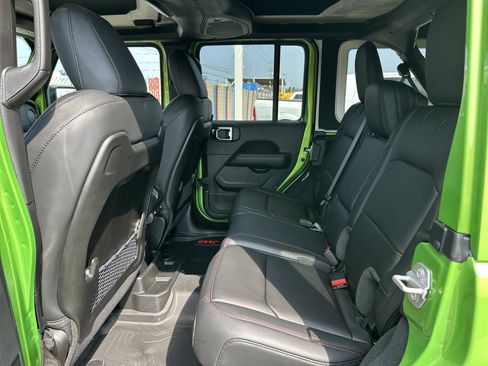 New 2025 Jeep Wrangler Unlimited Rubicon image 12