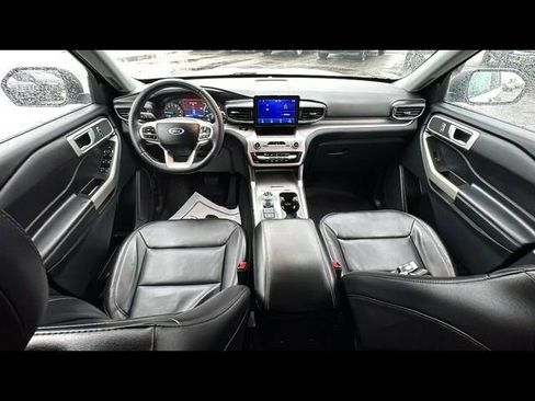 Certified 2023 Ford Explorer XLT w/ Equipment Group 202A AWD/4WD image 12