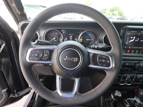 Used 2023 Jeep Wrangler Unlimited Sahara AWD/4WD image 24