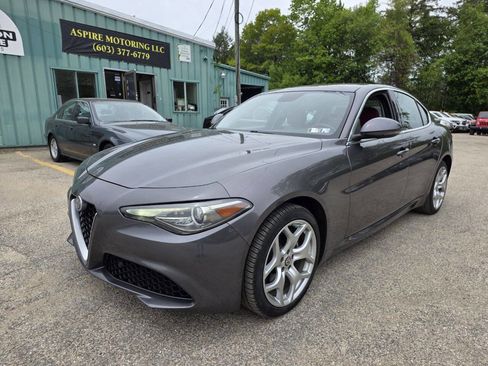 Used 2018 Alfa Romeo Giulia Ti AWD/4WD image 3