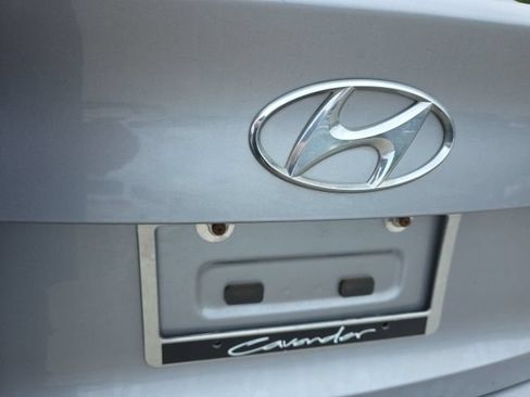 Used 2017 Hyundai Elantra SE FWD image 13