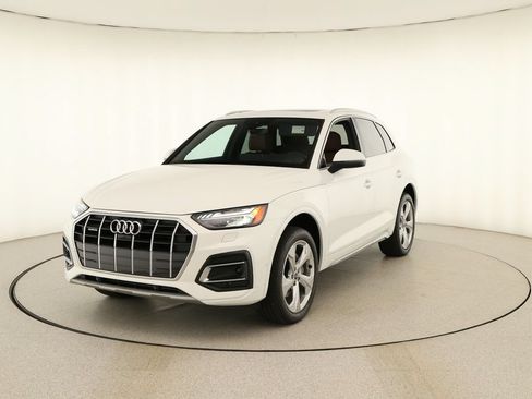Used 2021 Audi Q5 Prestige w/ Prestige Package AWD/4WD image 12