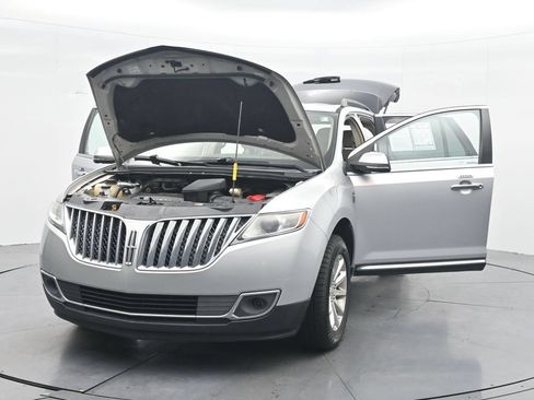 Used 2015 Lincoln MKX FWD w/ Equipment Group 101A image 43
