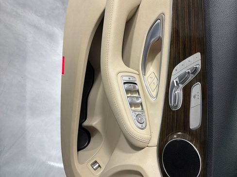 Used 2019 Mercedes-Benz C 300 Sedan image 11