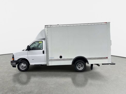 Used 2024 GMC Savana 3500 w/ Power Convenience Package RWD image 4
