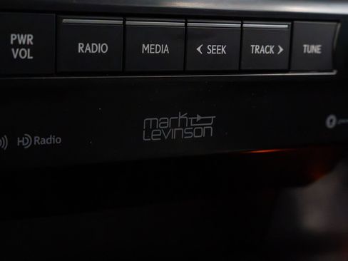 Used 2023 Lexus GX 460 Premium w/ Accessory Package AWD/4WD image 13