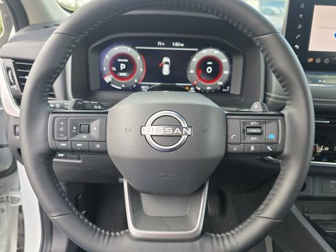 Used 2025 Nissan Rogue SL w/ Tech Package AWD/4WD image 16