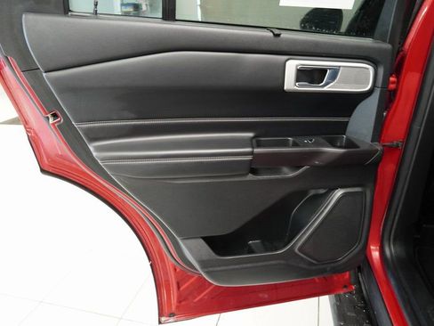 Used 2020 Ford Explorer ST image 25