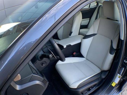 Certified 2025 Lexus ES 300h w/ Premium Package image 11