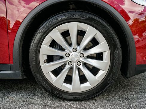 Used 2018 Tesla Model X 100D image 17