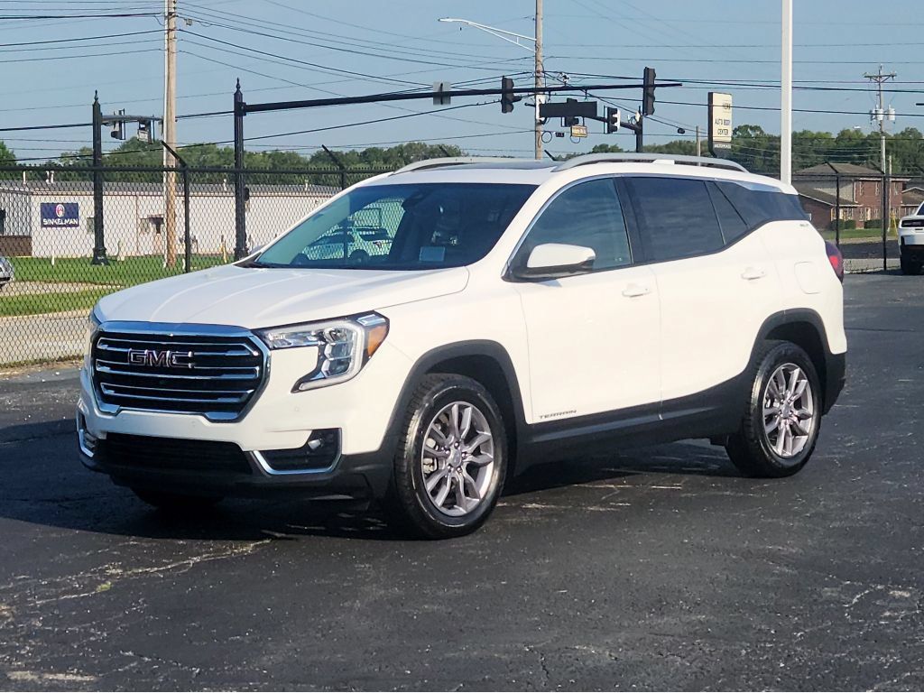 Used 2024 GMC Terrain SLT w/ Tech Package AWD/4WD image 6