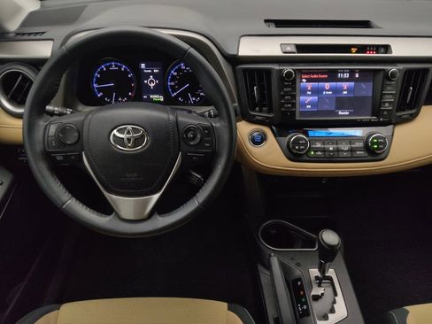 Used 2018 Toyota RAV4 XLE FWD image 22