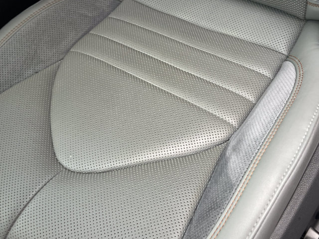 Used 2019 Toyota Avalon XSE w/ All Weather Liner Package FWD image 12