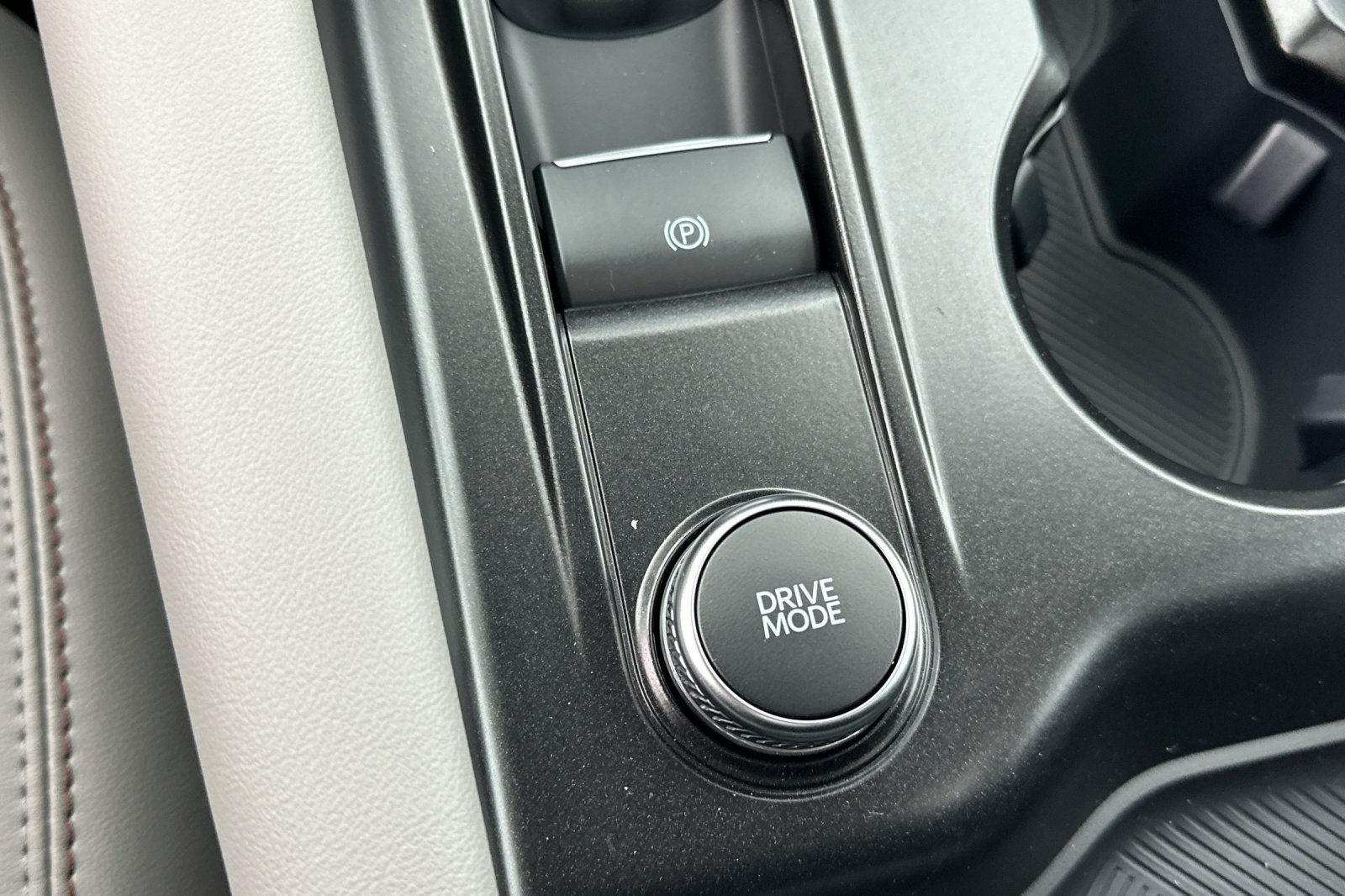 New 2026 Ford Explorer Active w/ Active Comfort Package AWD/4WD image 27